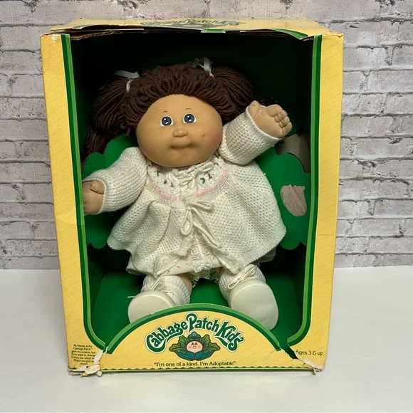 Cabbage Patch Kids Doll 1983 Dimple Brown Hair Pigtails Outfit Socks Shoes Box - Picture 1 of 15
